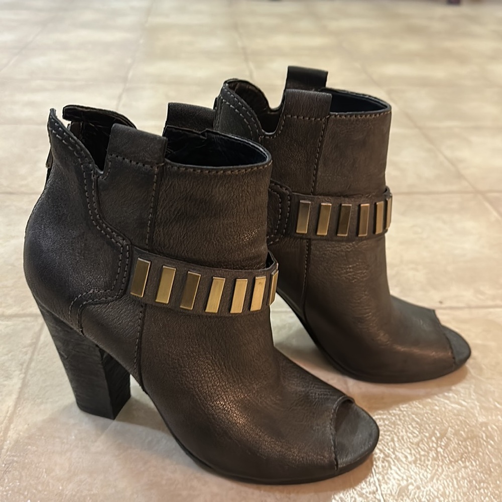 Guess Open Toe Booties - Picture 2 of 11